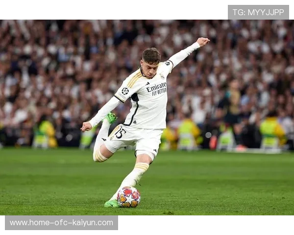 皇马中场断球即发起冲刺，客战能力获称赞